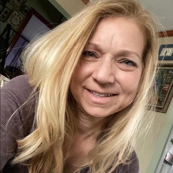 Meet your Posher, Tracy - Picture 2 of 2